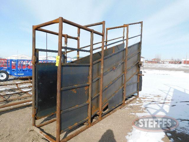 Cattle loading chute, built from well pipe,_1.jpg